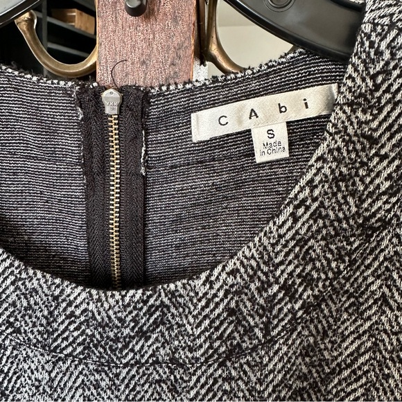 CAbi Cece Shell Herringbone Tank Size S - Picture 3 of 3